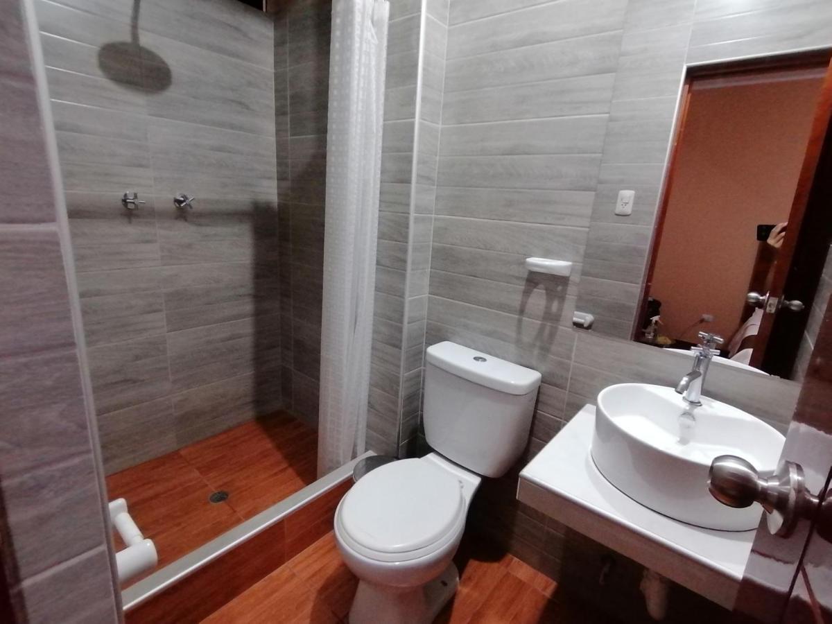Victtorios Hotel Satipo المظهر الخارجي الصورة