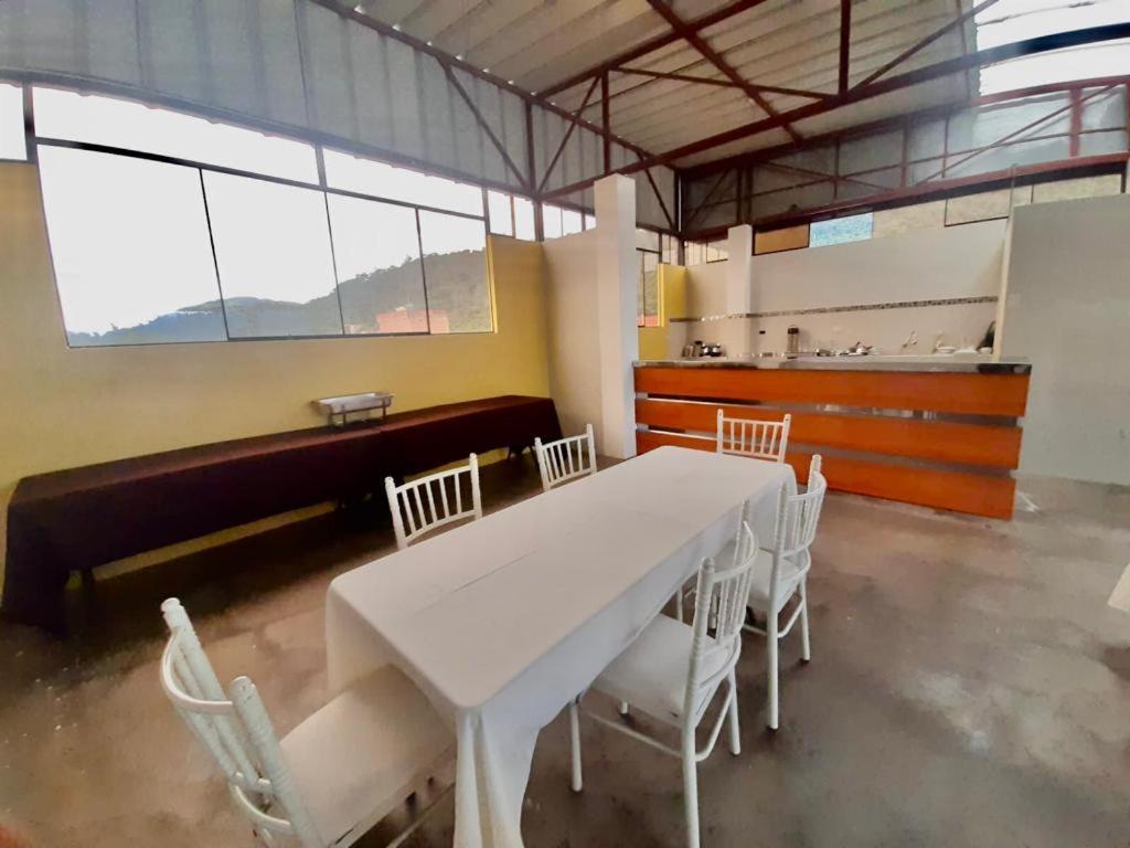 Victtorios Hotel Satipo المظهر الخارجي الصورة