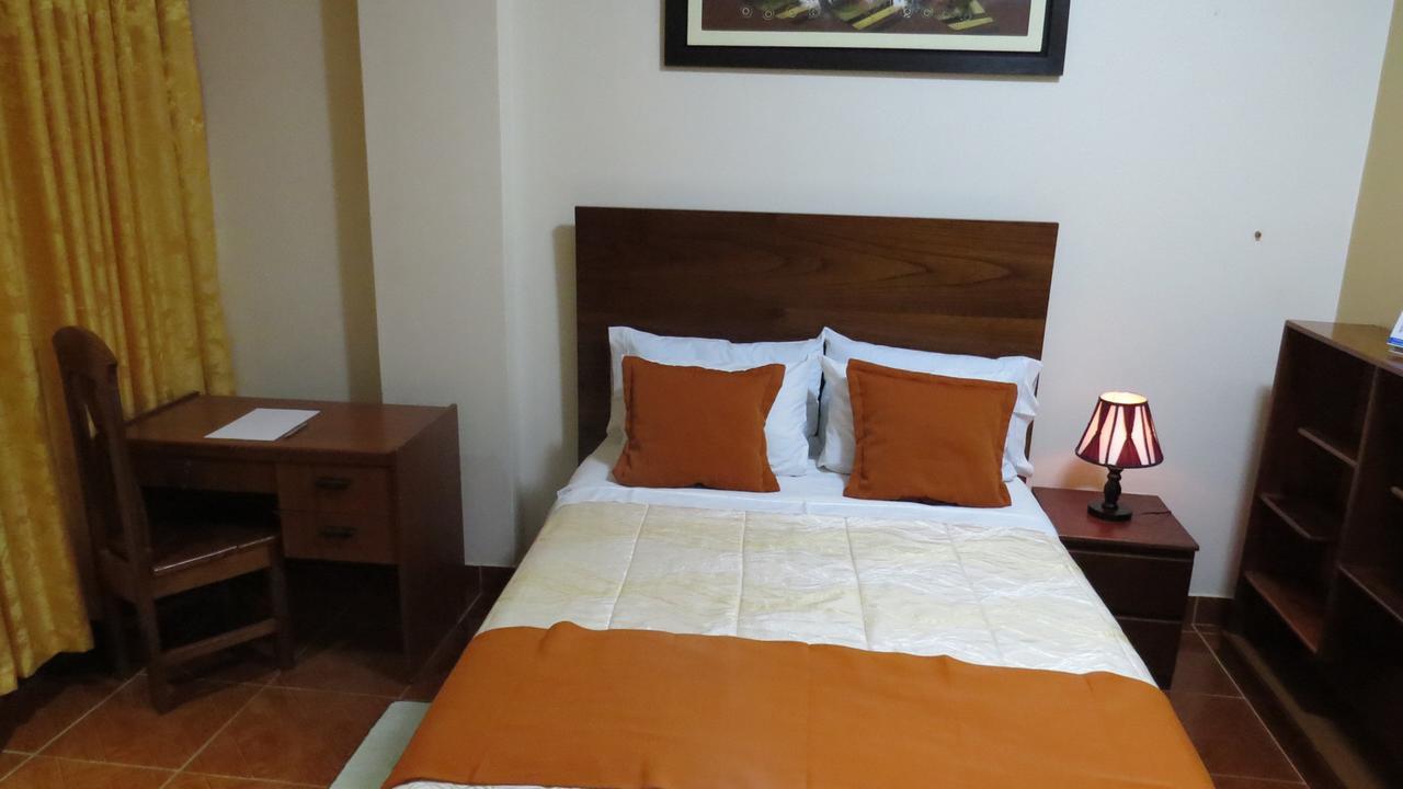 Victtorios Hotel Satipo المظهر الخارجي الصورة